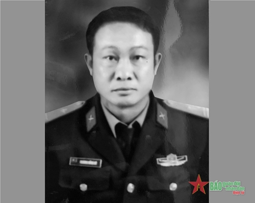 Thăng quân hàm Trung tá trước thời hạn cho đồng chí Trương Hồng Kỳ hy sinh trong khi làm nhiệm vụ